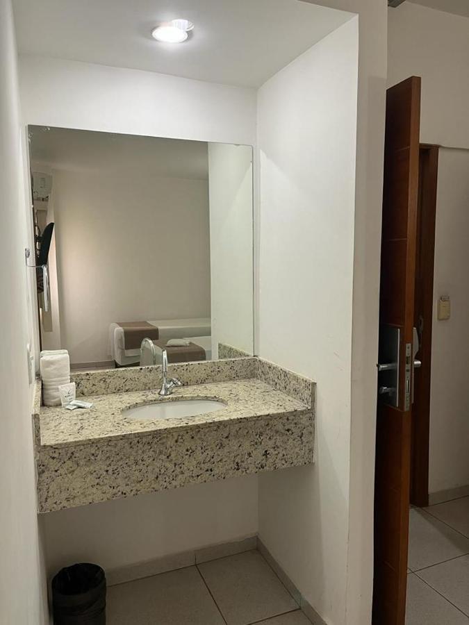 Larison Economy Hotel Pôrto Velho Buitenkant foto
