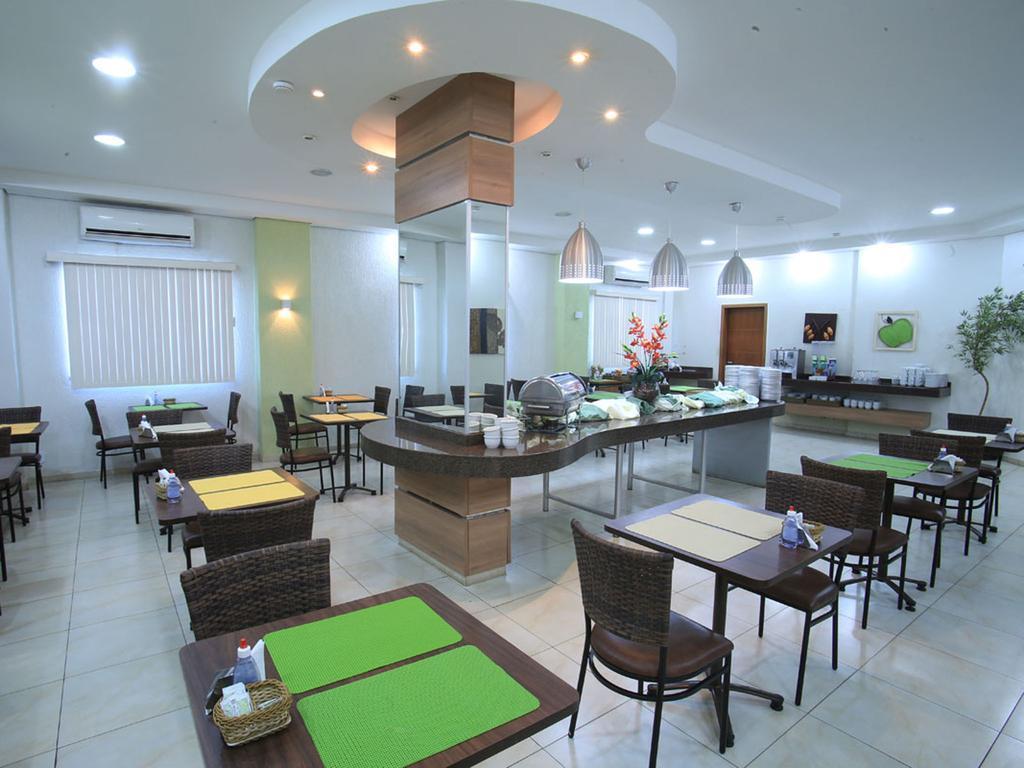 Larison Economy Hotel Pôrto Velho Buitenkant foto