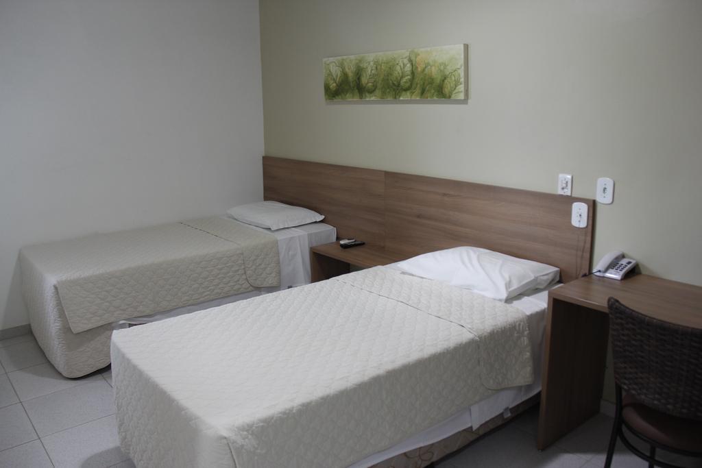 Larison Economy Hotel Pôrto Velho Buitenkant foto