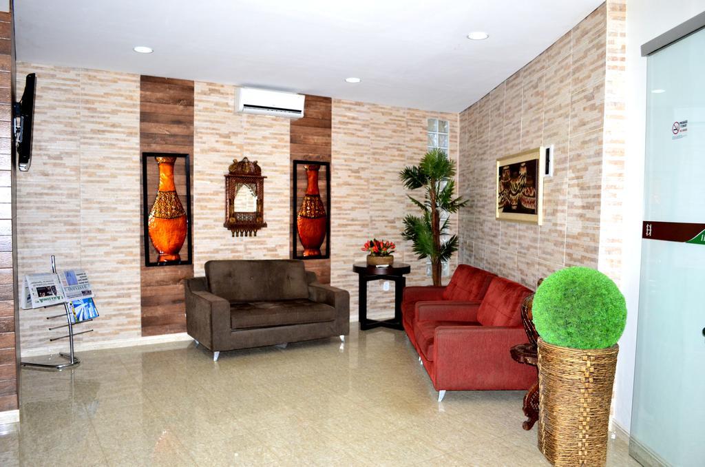 Larison Economy Hotel Pôrto Velho Buitenkant foto