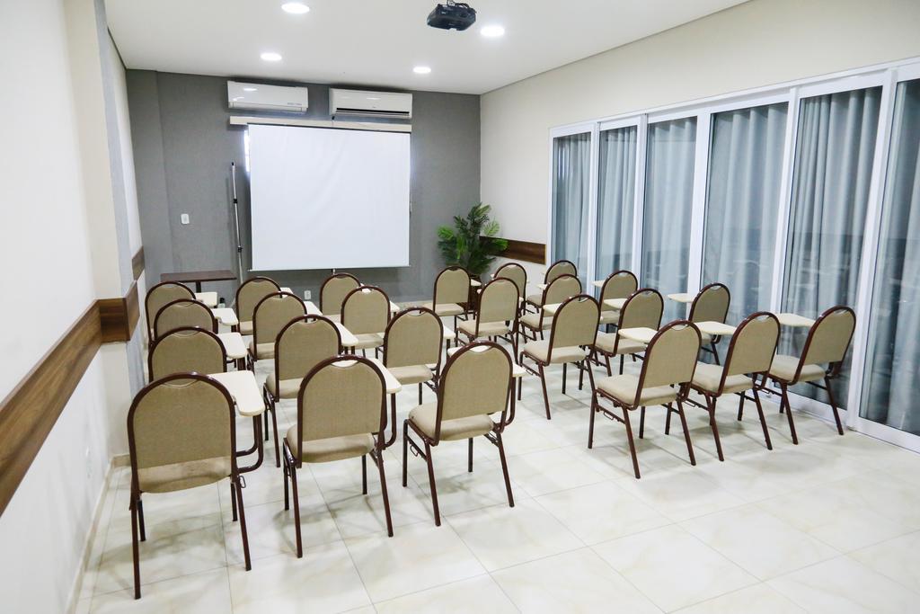 Larison Economy Hotel Pôrto Velho Buitenkant foto