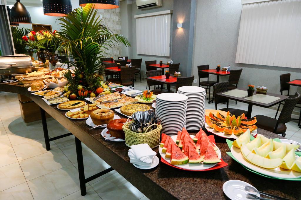 Larison Economy Hotel Pôrto Velho Buitenkant foto